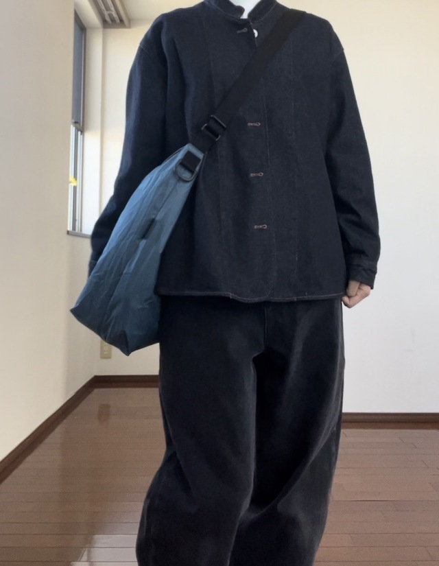 【Columbia タイガーブルックショルダー】ショルダーストラップは調節可能。身長153cmでも使いやすく調節できます