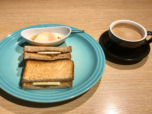 【むさしの森珈琲　シンガポールモーニング】シンガポール人のソウルフードとあまーい練乳入りコーヒーのモーニングセットをいただきます！