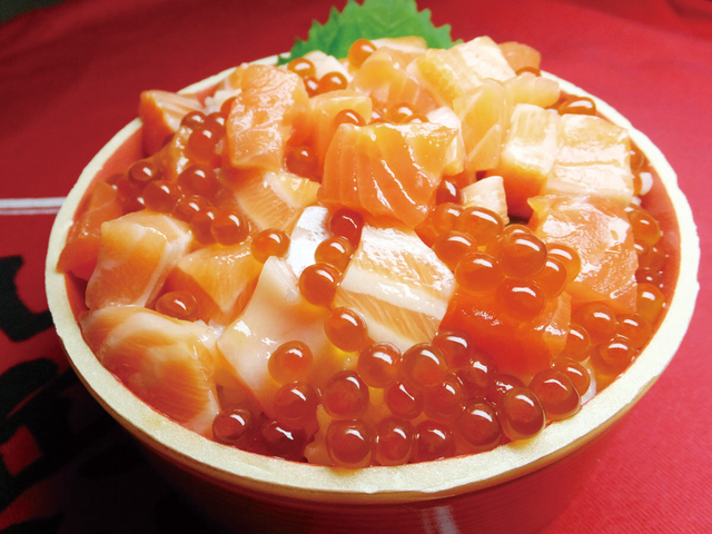 とろサーモンといくらの親子丼(北海道 札幌九兵衛)