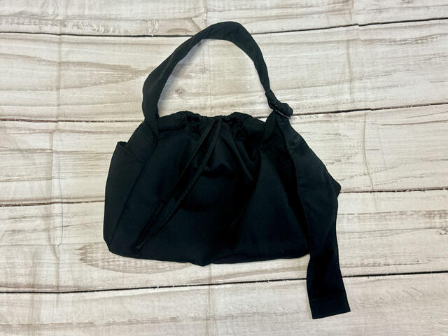 ソフトパフィーショルダーバッグ／税込2,990円