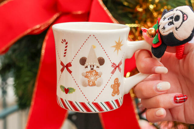 練乳ムース&ベリーゼリー、スーベニアカップ付き 1200円|クッキーを抱えているリルリンリンが描かれているスーベニアカップ