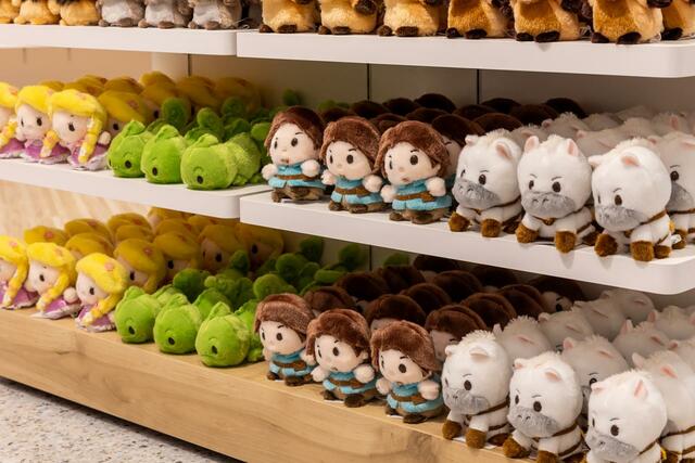 【ディズニーストア 太田イオンモール店】店内のアイテム