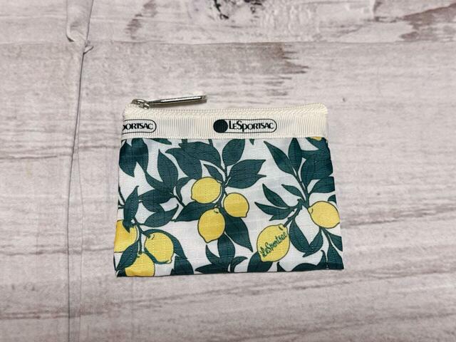 小サイズは（約）縦8×横11cm