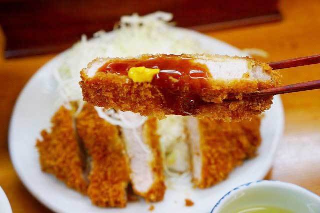 「とんかつ 山家」　ロースかつ定食