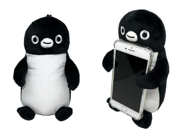 ＜2月下旬販売開始予定＞Suicaのペンギン ぬいぐるみスマホスタンド：3,300円（税込）