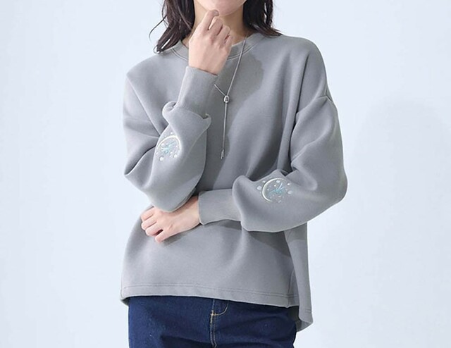 袖刺繍ダンボールニットプルオーバー（選べるキャラクター）｜￥4,490 （税込）