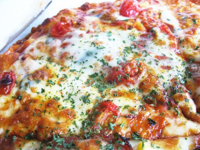 ピザーラ人気No.2はこれ！「マルゲリータ」【とろけるビーフのよくばりクォーター】