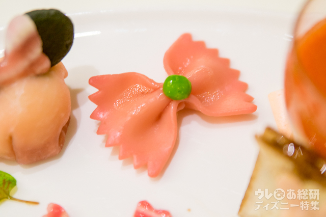 “ミニーのプレシャスモーメント・ウィズ・ユー”スペシャルプレート 1,500円｜東京ディズニーランドホテル「シャーウッドガーデン・レストラン」