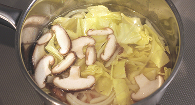 「ミドリのワンタンスープ」