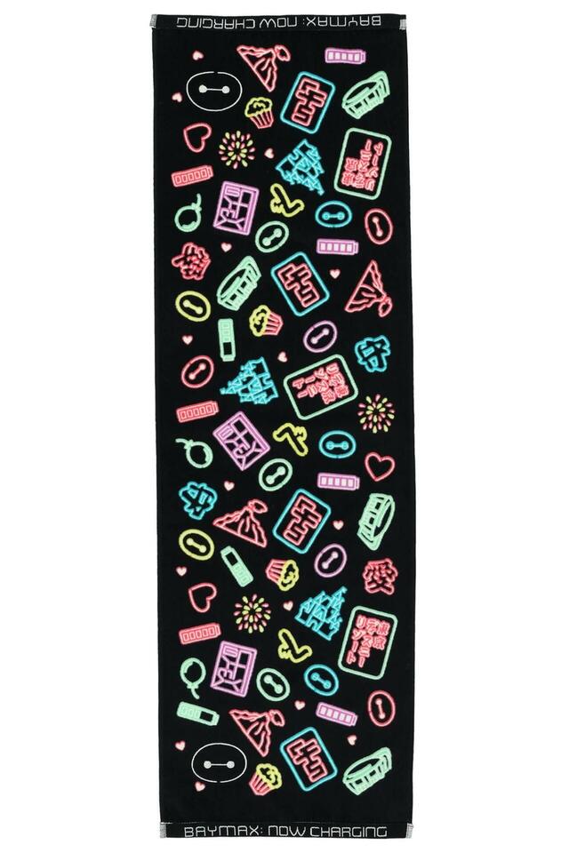 ロングフェイスタオル 2,400円｜東京ディズニーリゾート「サマー・クールオフat Tokyo Disney Resort」ベイマックスグッズ｜販売店舗：東京ディズニーランド「グランドエンポーリアム」、東京ディズニーシー「エンポーリオ」｜発売日：2025年7月1日（火）