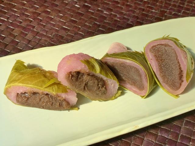 2つの桜もちが味わえて満足度が高い。