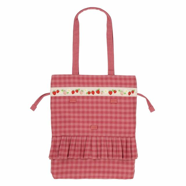 トートバッグ 3,900円｜東京ディズニーリゾート「ダッフィー＆フレンズのハートフェルト・ストロベリーギフト」スペシャルグッズ｜販売店舗：東京ディズニーシー「マクダックス・デパートメントストア」｜発売日：2024年1月15日（月）