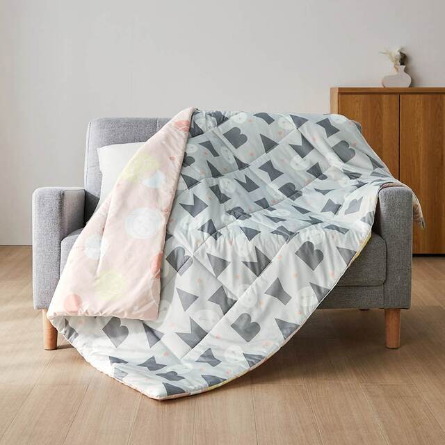 丸洗いOK。接触冷感とさらっと素材のリバーシブルキルトケット｜￥3,690～ 5,690 （税込）