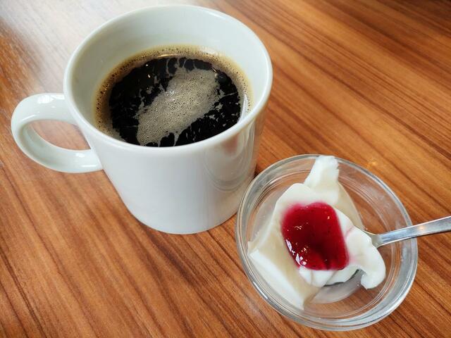 コーヒーと杏仁豆腐でサッパリ！