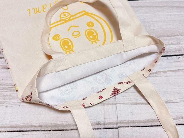 内側はポケットなどはないシンプルなつくり