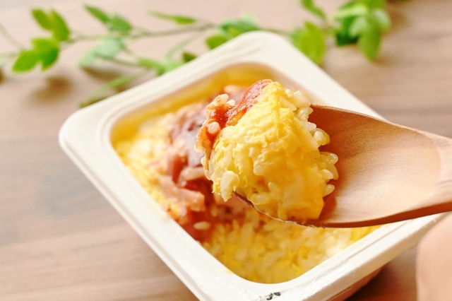 【一目惚れオムライス】電子レンジ2分とは思えない仕上がり！