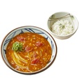 『トマたまカレーうどん』（ひと口ごはん付）（温）