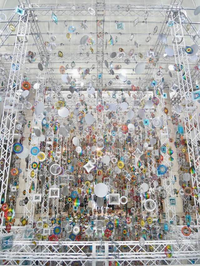 ニック・ケイヴ《回転する森》2016年