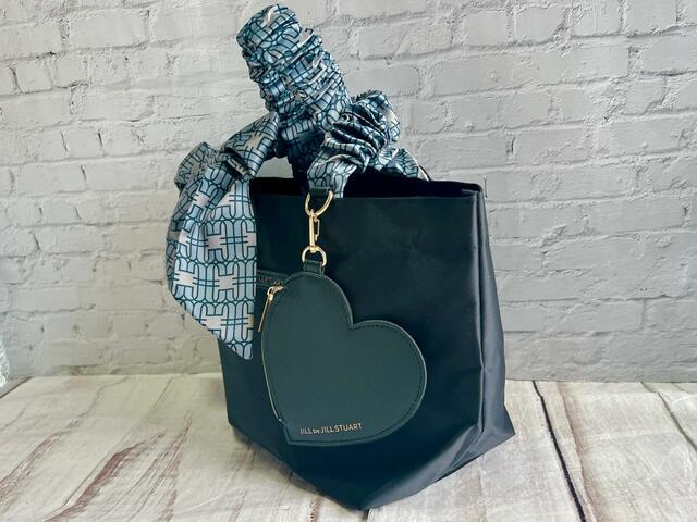 マチがしっかりあるので収納力抜群!