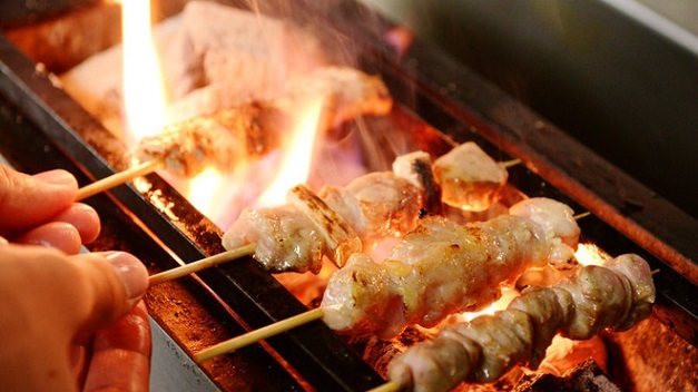 炭火焼鳥『カドクラ商店 東神奈川店』