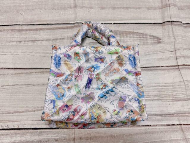 もちろん両面に豪華な総柄プリント入り!