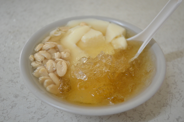 『龍潭豆花』の冷たい豆花