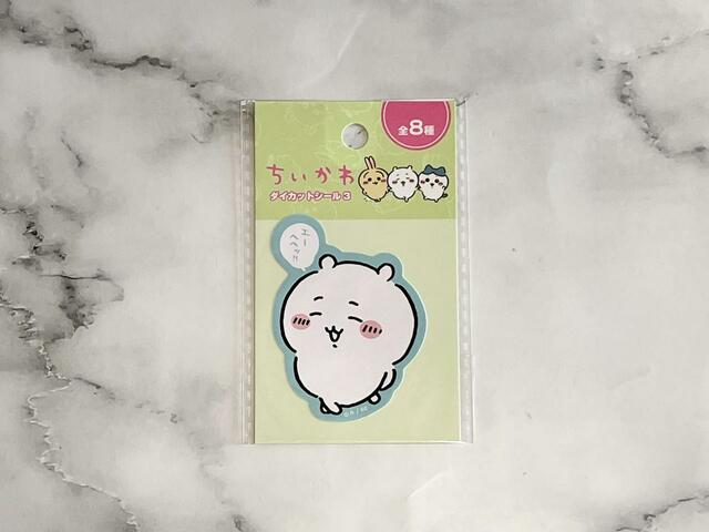 【100円ちいかわ雑貨】スマホに貼るのにちょうどいいサイズ感です！