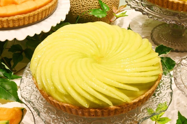 【キル フェ ボン「MELONフェア」】あふれる果汁と芳醇な香りが楽しめる「特選 熊本県産“塩アールスメロン”のタルト」