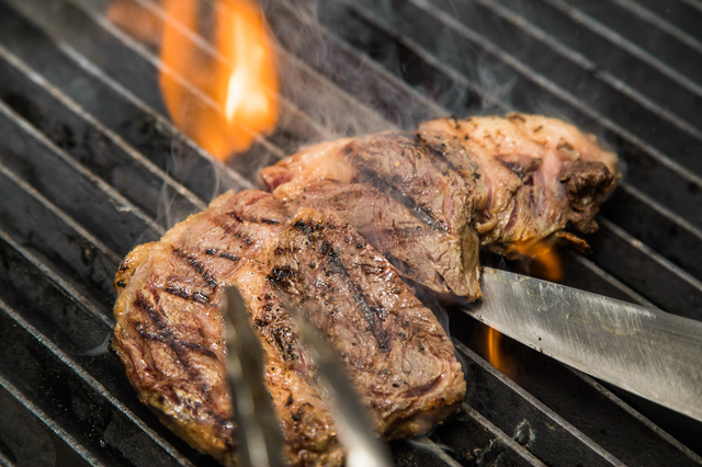 USリブアイロールステーキ 淡路玉ねぎソース