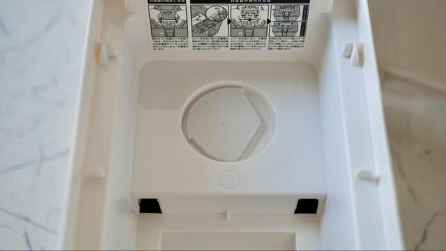 【ニトリ 計量米びつホワイト】付属のアダプターを付ければ無洗米も計量できます！