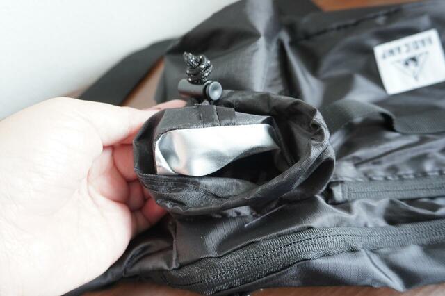 内側は保温機能の付いた生地を使用