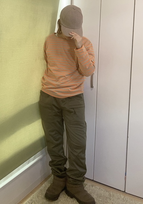 【ワークマン ウールMIXキャップ】オレンジボーダーシャツとカーキパンツと合わせたアウトドアコーデ