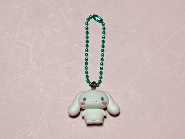 ちょこんと立っているようなポーズのシナモンがかわいすぎる〜!