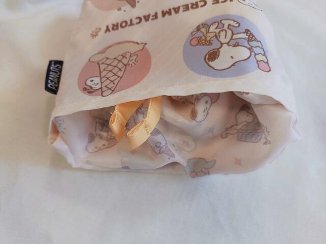 テープ部分を少し出しておくと、エコバッグにしやすい