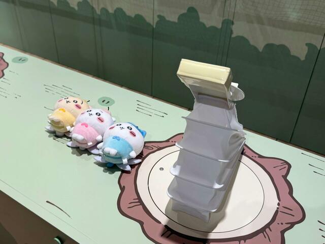 妖精になったちいかわたちのぬいぐるみを飛ばして、くものすネットに入れるゲーム