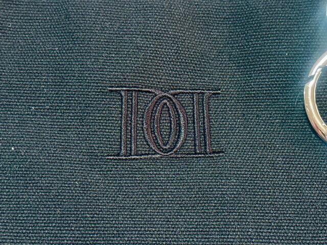 フロントにはDarichの「DDロゴ」の刺繍入り！