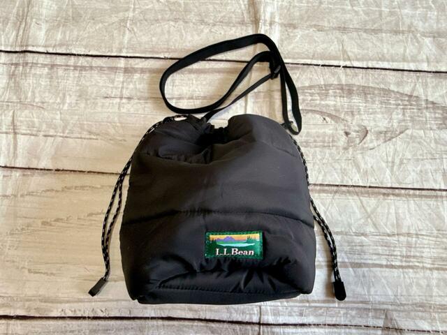 王道のブラックにパラコードがアクセントになったおしゃれな巾着バッグ♪