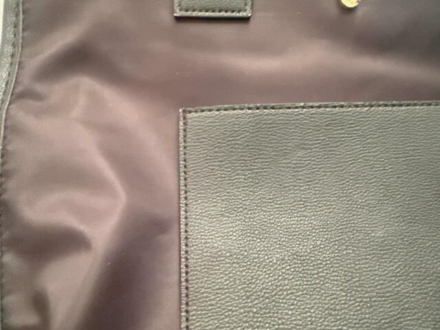 シボ感のある合成皮革は柔らかく、高級感抜群です！