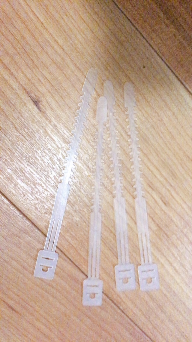 ワイヤーネットの取りつけは結束バンドが便利