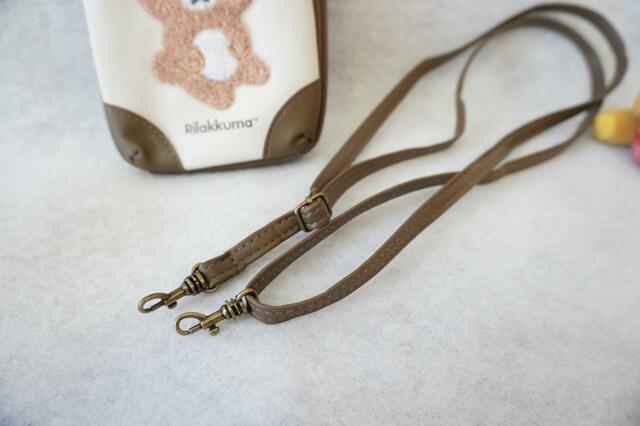 最長130cmまで伸ばせるショルダーストラップ