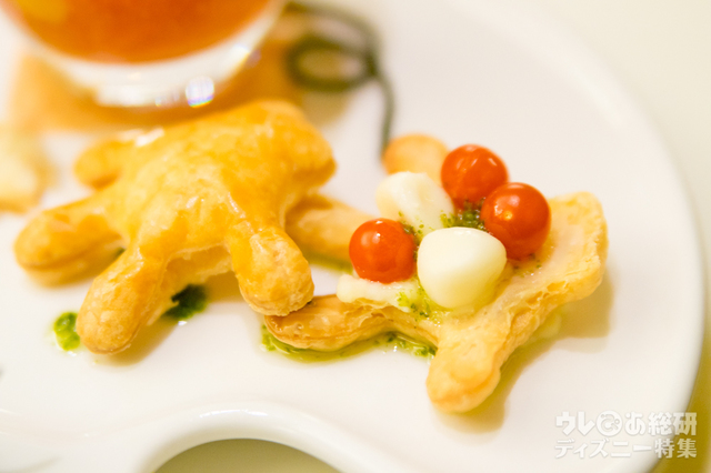 “ミニーのプレシャスモーメント・ウィズ・ユー”スペシャルプレート 1,500円｜東京ディズニーランドホテル「シャーウッドガーデン・レストラン」