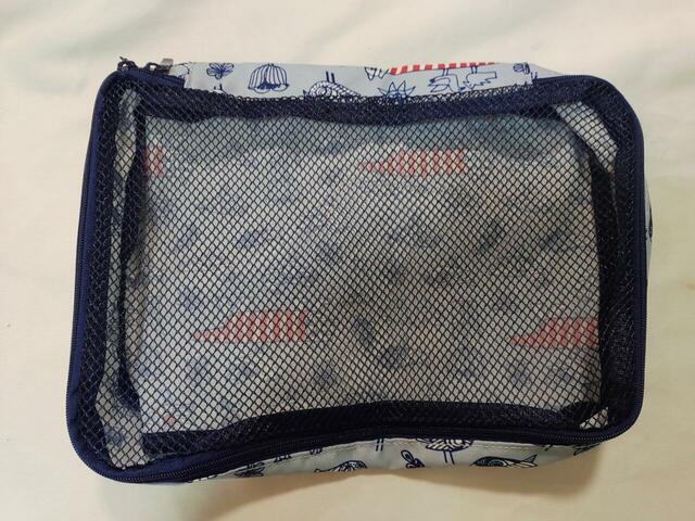 裏面はメッシュになっている