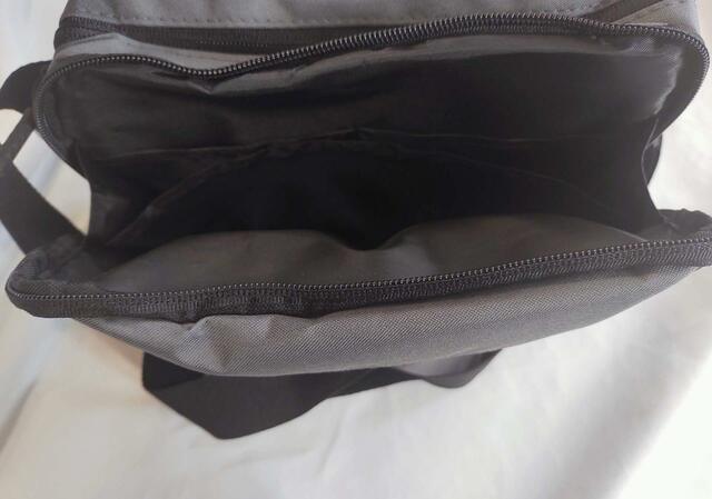 3つのポケットがついたポケットつき