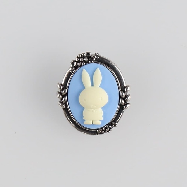 【フラワーミッフィー】「Flower Miffy カメオ風ブローチ」ミッフィー　3,190円／W33×H39×D4mm
