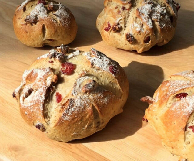 玄米ペーストぱん工房やまびこの郷　玄米クランベリーカンパーニュ