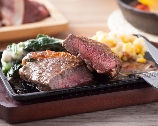 6種の選べるステーキ食べ放題