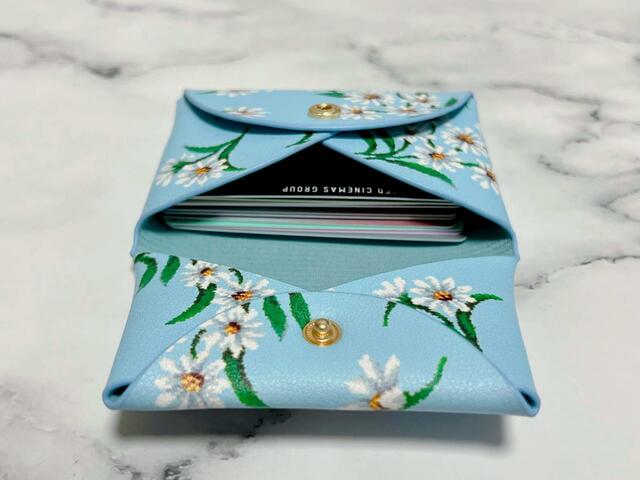 【大人百花　Spring issue】「付録：FEILER（フェイラー）ホワイトマーガレット柄マルチケース」プラスチックのカードが合計13枚入りました！