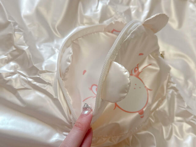 中にも外にもお顔のプリント入り♪