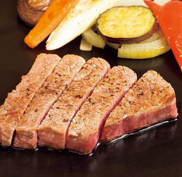 「鉄板焼」の名店特集／鉄板焼＋TRATTORIA らいおん（浦安）　和牛ヒレステーキ100g 2300円（税別）