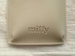 下部には「miffy」のロゴの型押し入り♪